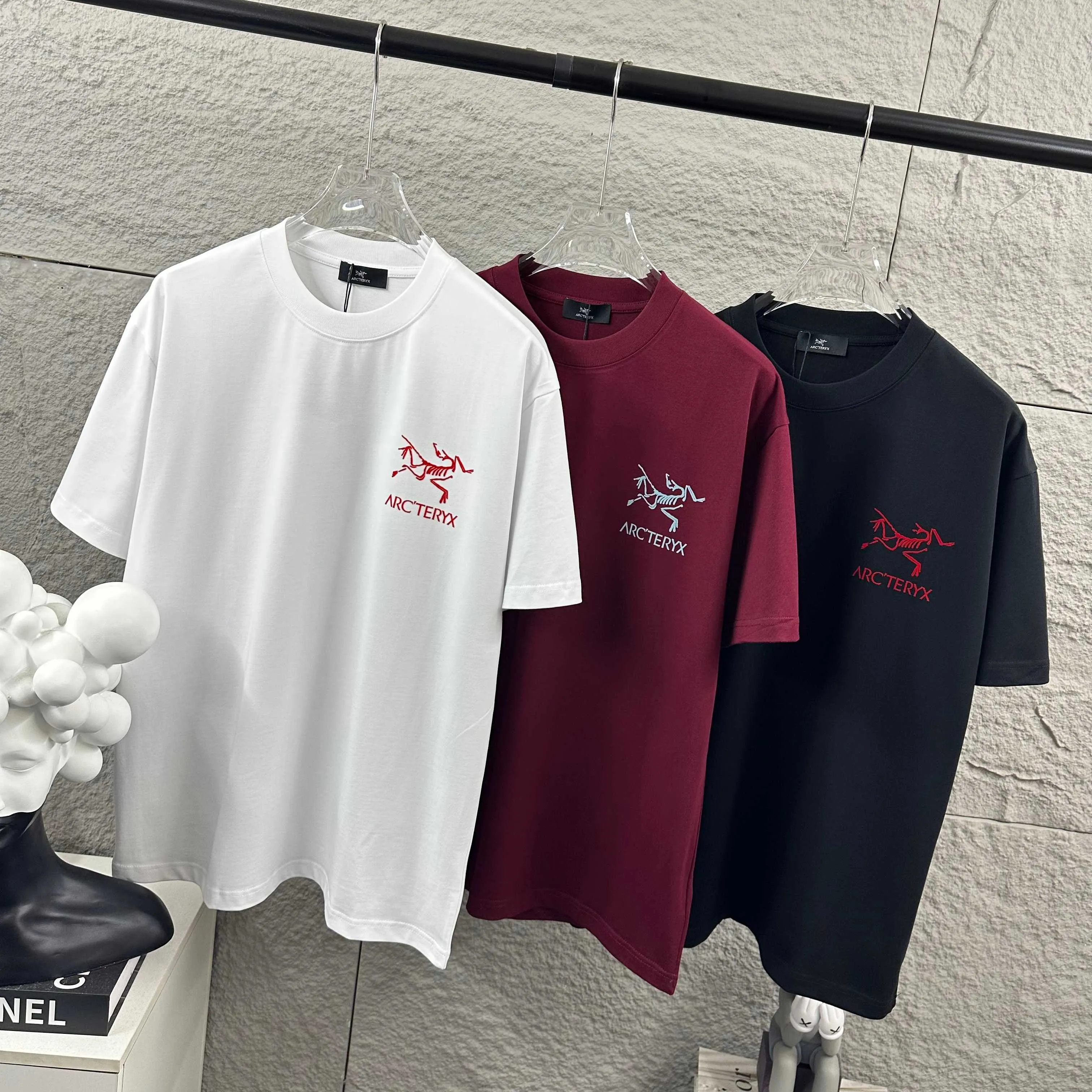 ARC'TERYX* * 2026 New Arrival Classic T Same Style ：Black White Red Size： S （90-130 ） M （120-150 ） L （140-165 ） XL （160-195 ） XXL （195 ）